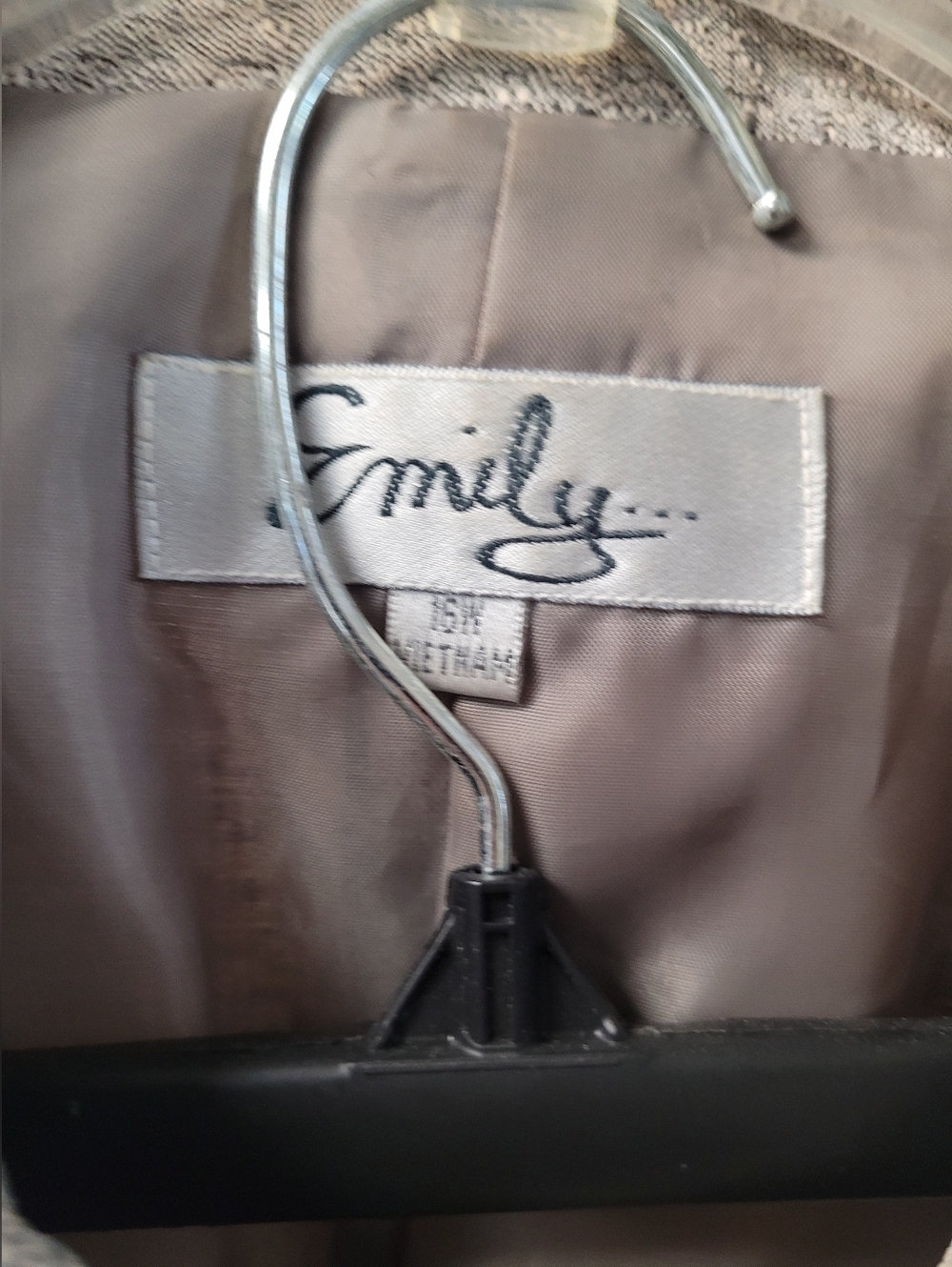 Suit - Picture 3 of 4